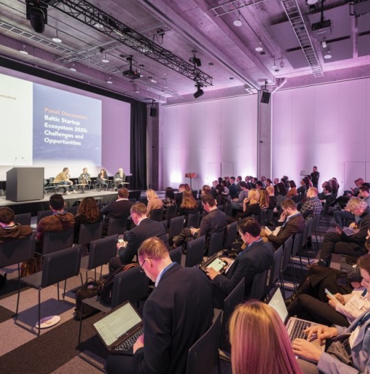 Happy people Fantadromā