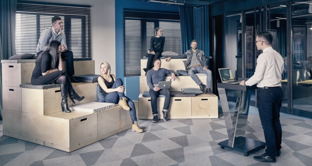 Happy people Teikums