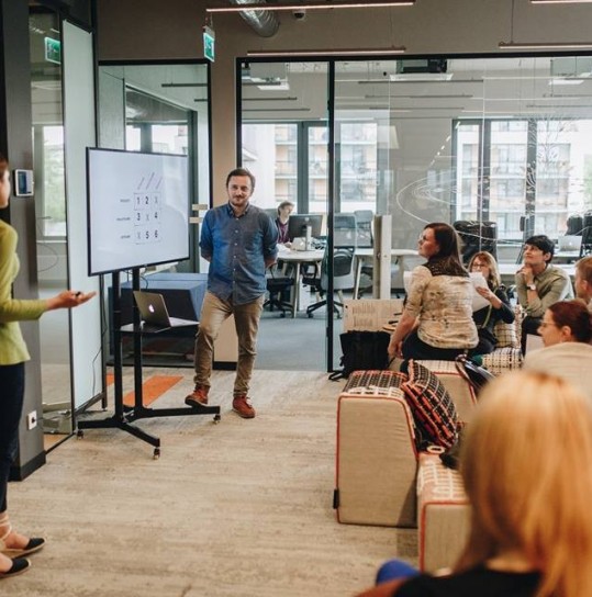 Happy people Teikums